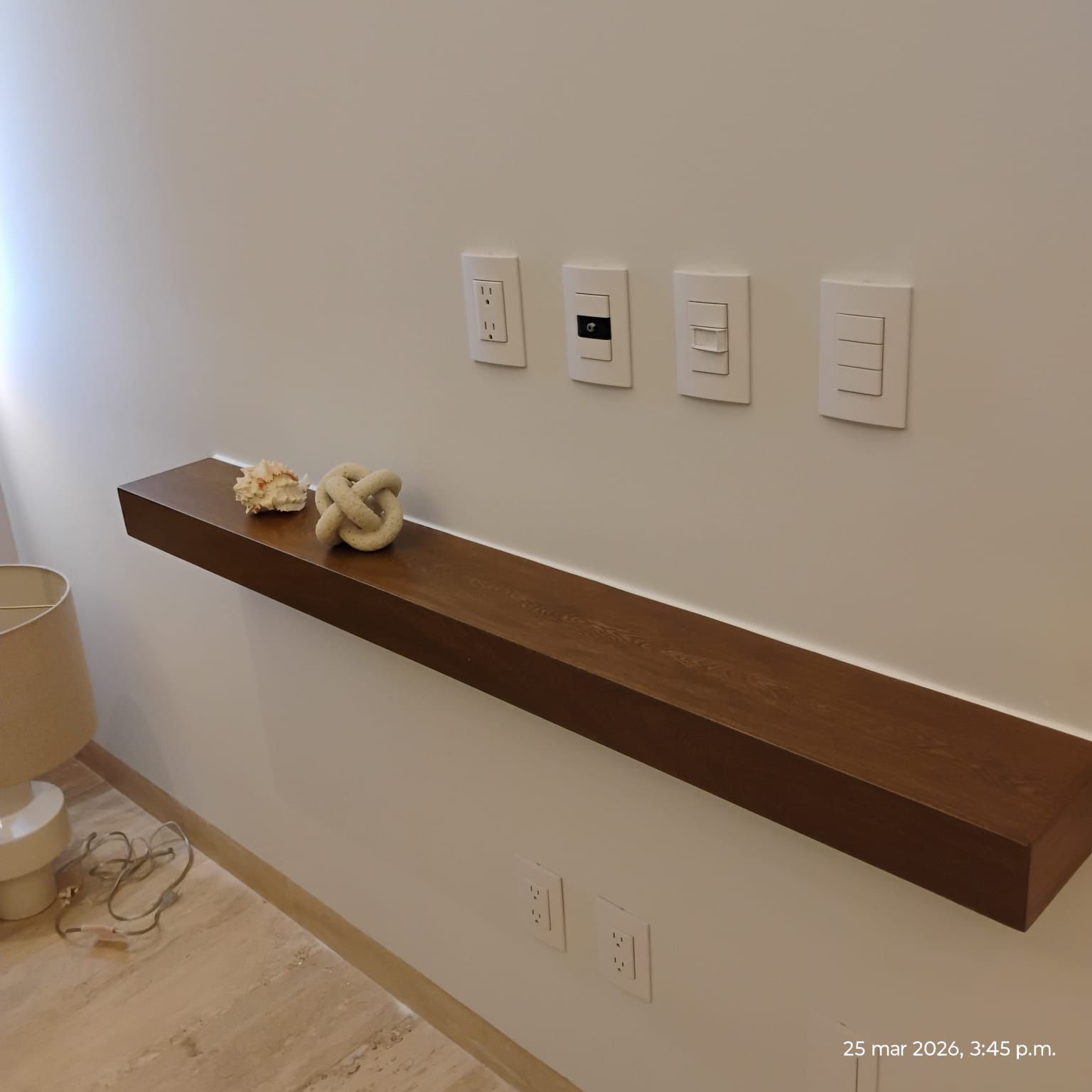 Barra decorativa de madera